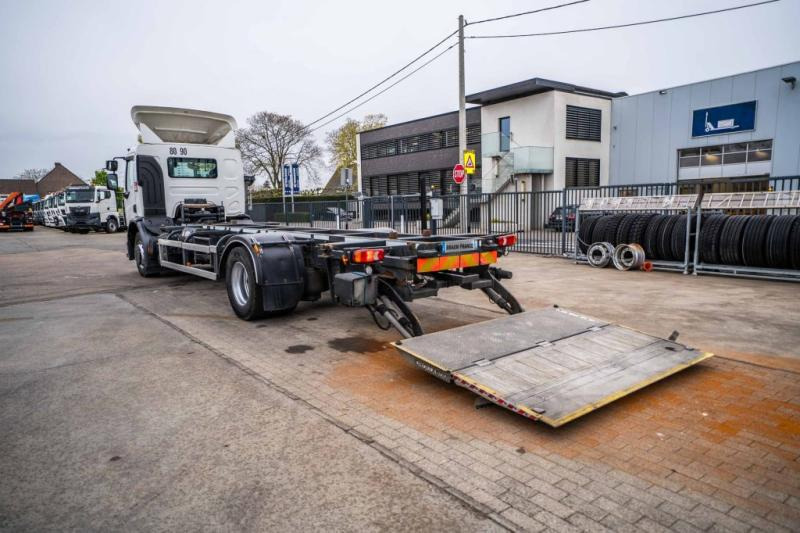 Container transporter/ Swap body truck Renault D WIDE 380 DXI+DHOLLANDIA 1.5 T: picture 7