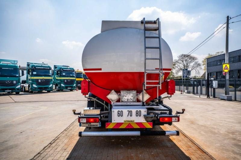 Renault T 380 -6x2-ALU MAGYAR 21000L/7 COMP. - Tanker truck: picture 4 Renault T 380 -6x2-ALU MAGYAR 21000L/7 COMP. - Tanker truck: picture 4