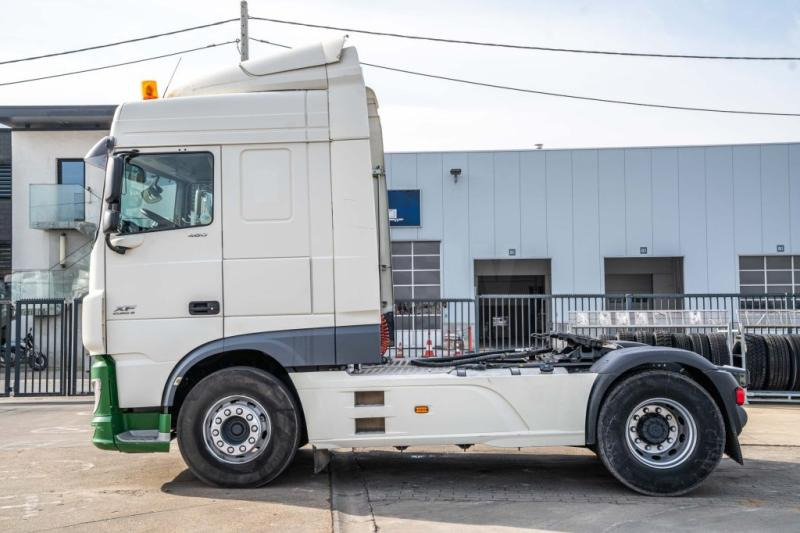 Interior photo 1: DAF XF 460 + HYDRAULIQUE (50Ton) leasing DAF XF 460 + HYDRAULIQUE (50Ton)