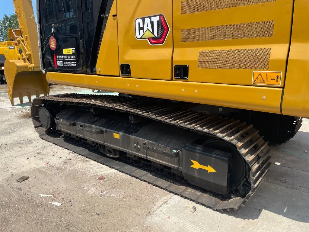 Crawler excavator CAT 320 GC: picture 6