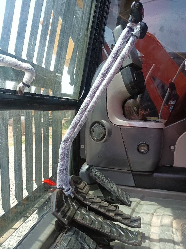 CAT 320D2 - Crawler excavator: picture 2 CAT 320D2 - Crawler excavator: picture 2