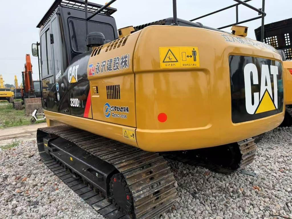 CAT 320D2L  - Crawler excavator: picture 3 CAT 320D2L  - Crawler excavator: picture 3