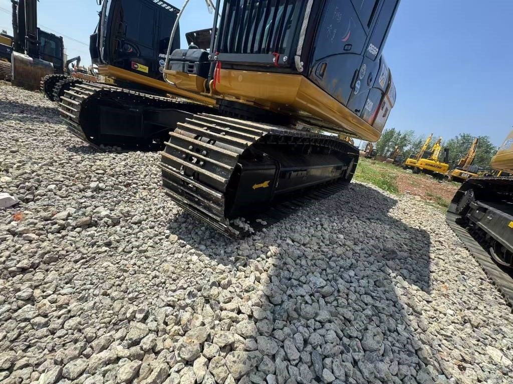 CAT 320d2 - Crawler excavator: picture 5 CAT 320d2 - Crawler excavator: picture 5