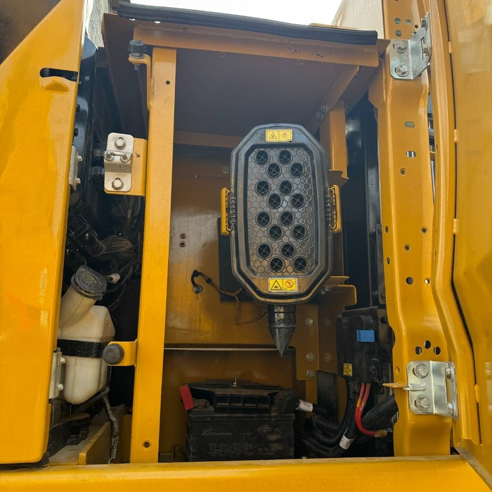 CAT 323 - Crawler excavator: picture 4 CAT 323 - Crawler excavator: picture 4