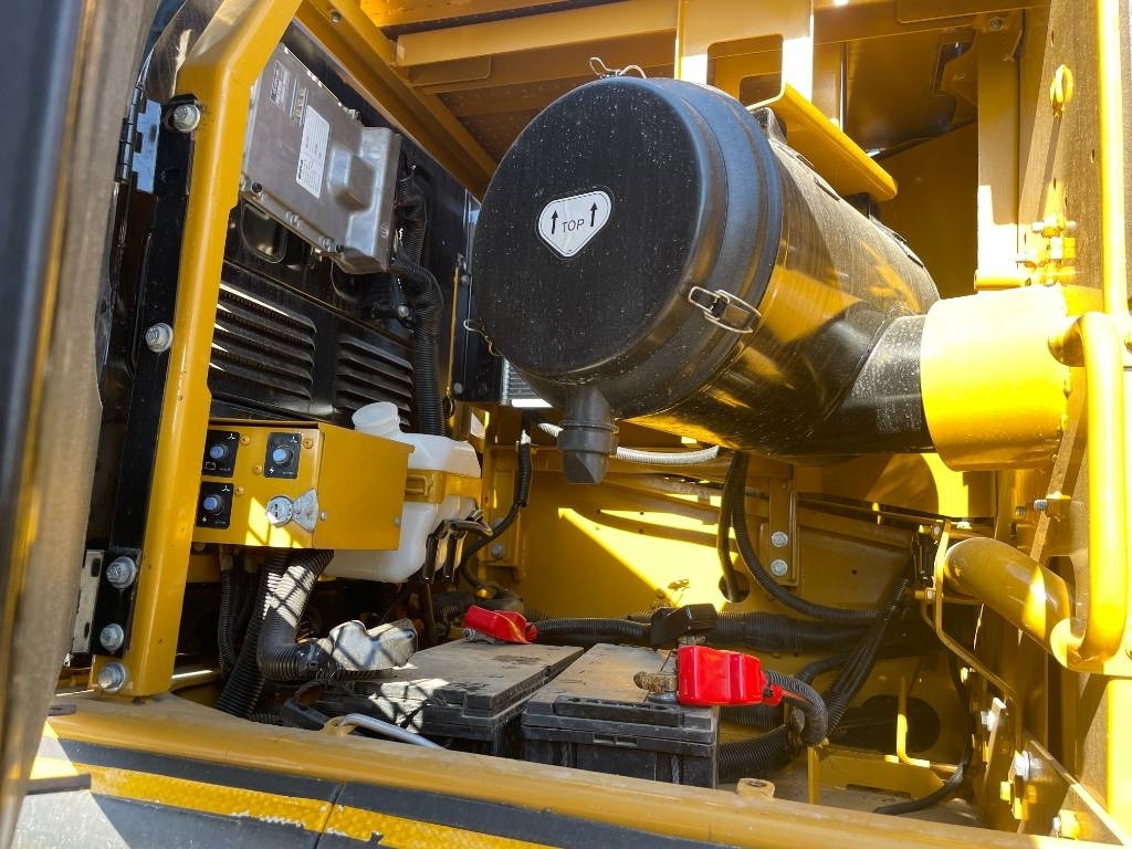 CAT 330D - Crawler excavator: picture 4 CAT 330D - Crawler excavator: picture 4