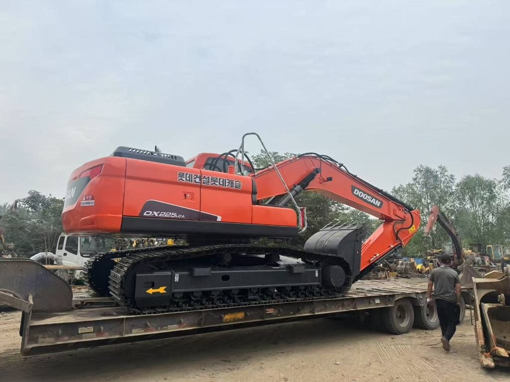Doosan DX 225 LCA - Crawler excavator: picture 5 Doosan DX 225 LCA - Crawler excavator: picture 5