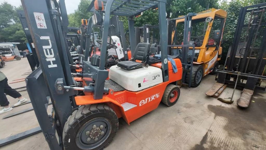 Heli CPC 30 - Diesel forklift: picture 3 Heli CPC 30 - Diesel forklift: picture 3