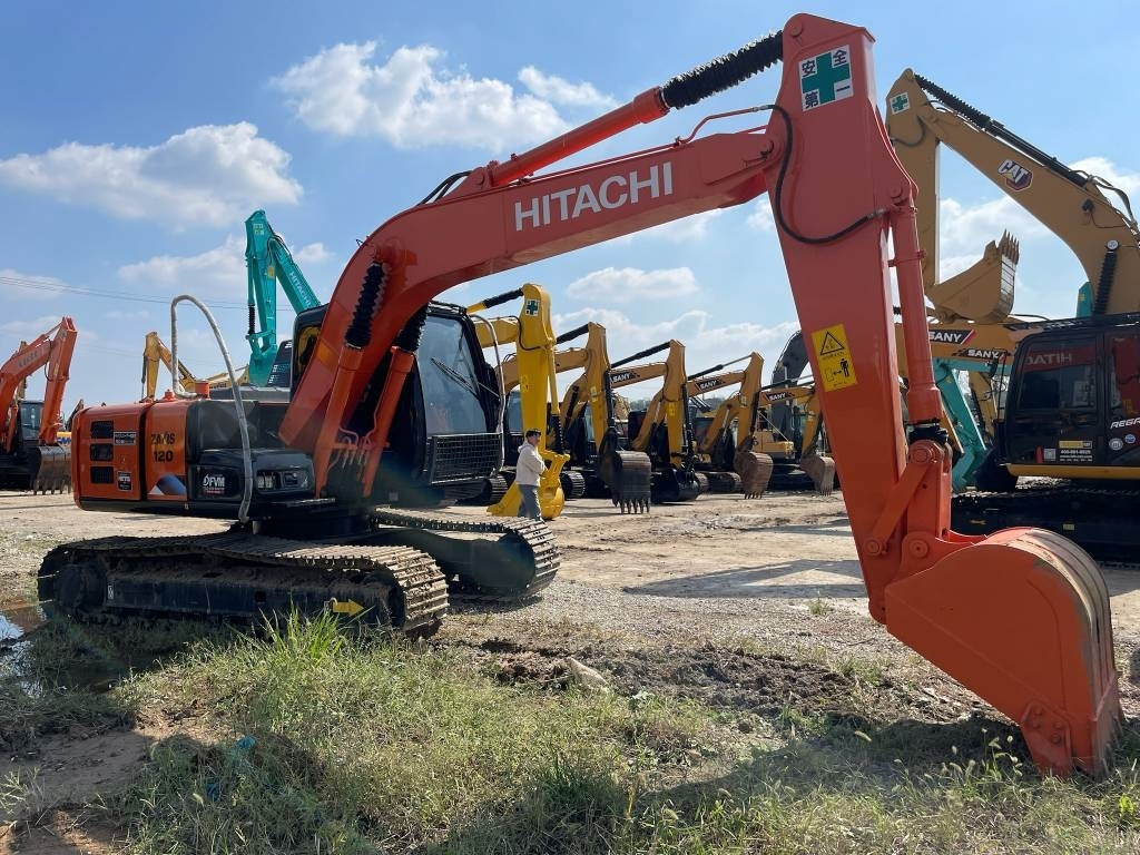 Hitachi ZX 120 - Crawler excavator: picture 5 Hitachi ZX 120 - Crawler excavator: picture 5