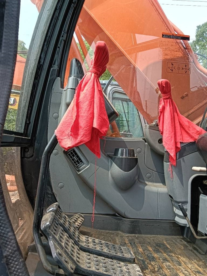 Hitachi ZX 160 - Crawler excavator: picture 3 Hitachi ZX 160 - Crawler excavator: picture 3