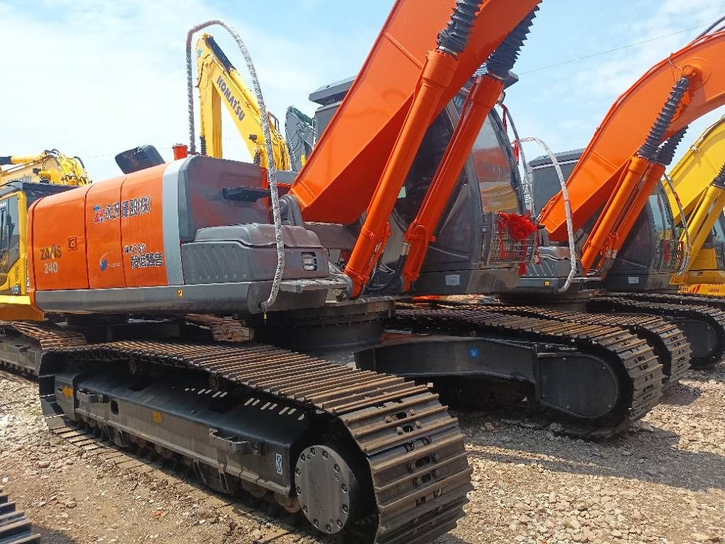 Hitachi ZX 240 - Crawler excavator: picture 4 Hitachi ZX 240 - Crawler excavator: picture 4