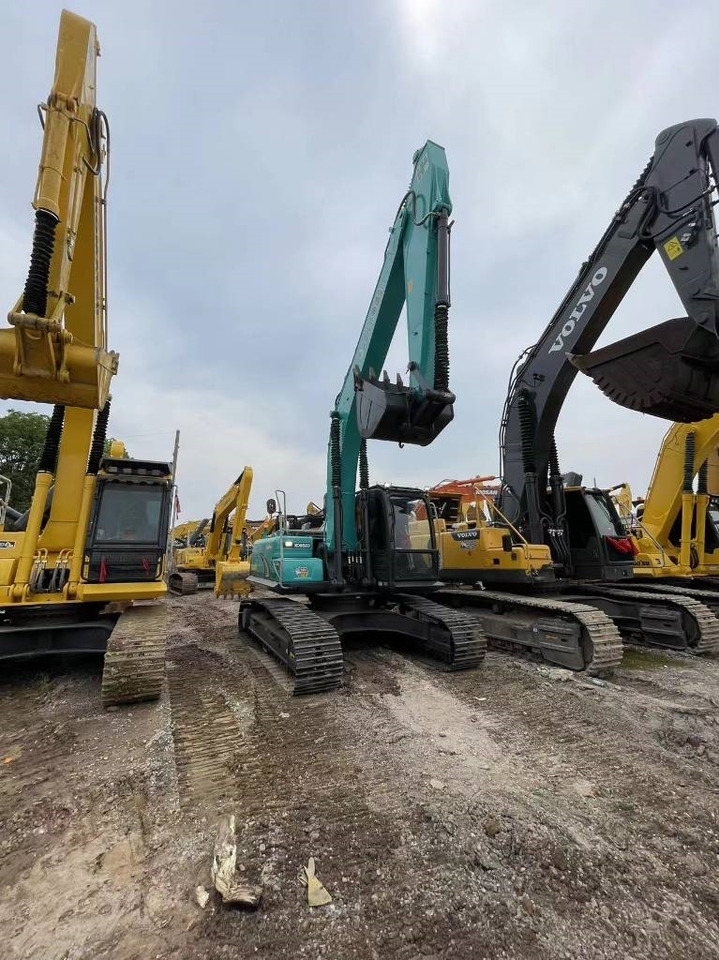 KOBELO SK200  - Crawler excavator: picture 4 KOBELO SK200  - Crawler excavator: picture 4