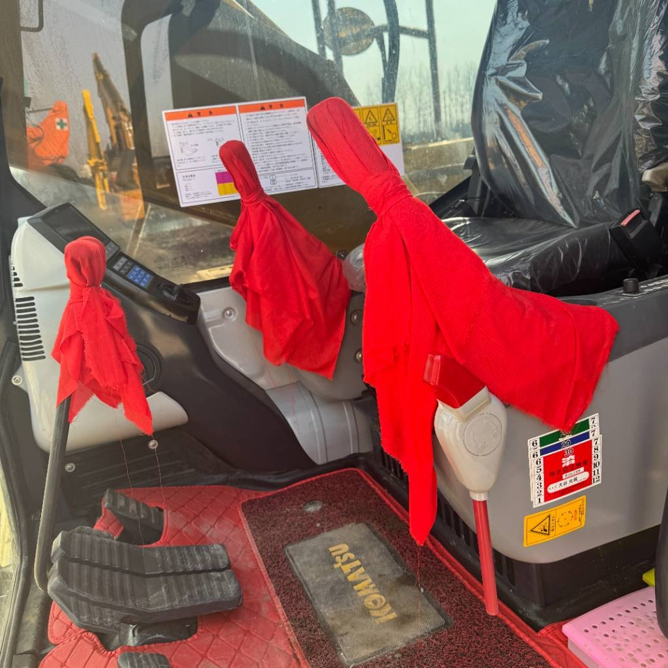 Komatsu PC 200 - Crawler excavator: picture 4 Komatsu PC 200 - Crawler excavator: picture 4