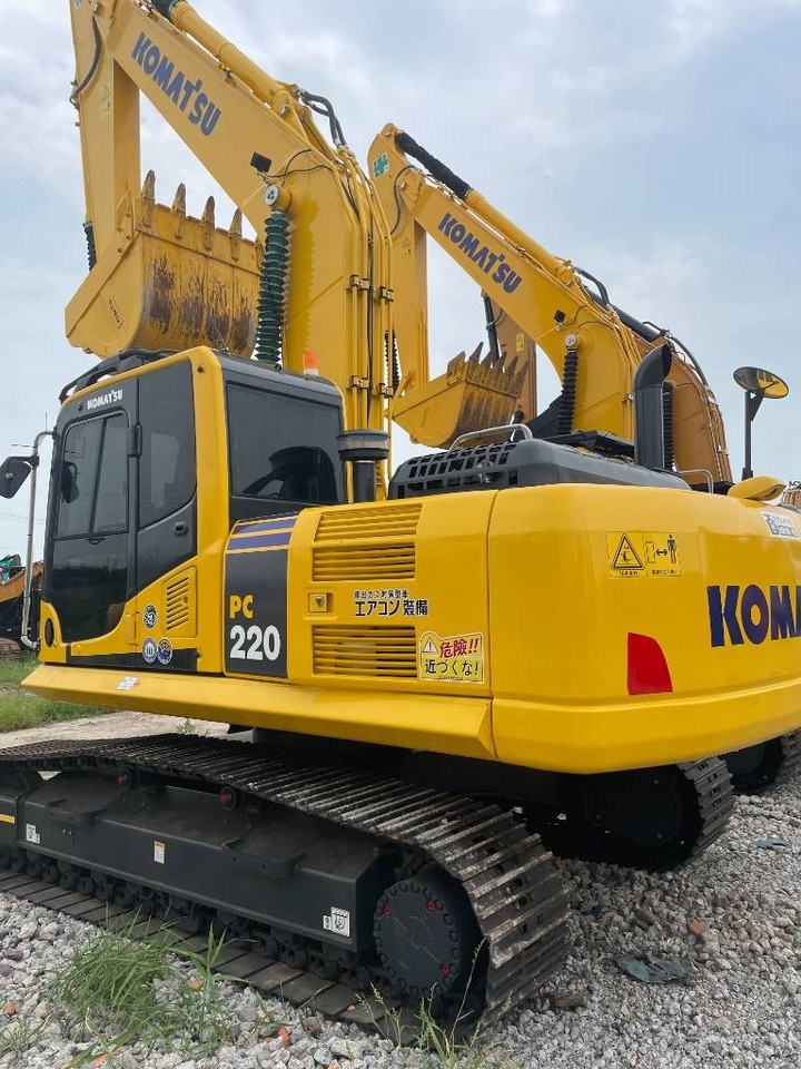 Komatsu PC 220  - Crawler excavator: picture 1 Komatsu PC 220  - Crawler excavator: picture 1