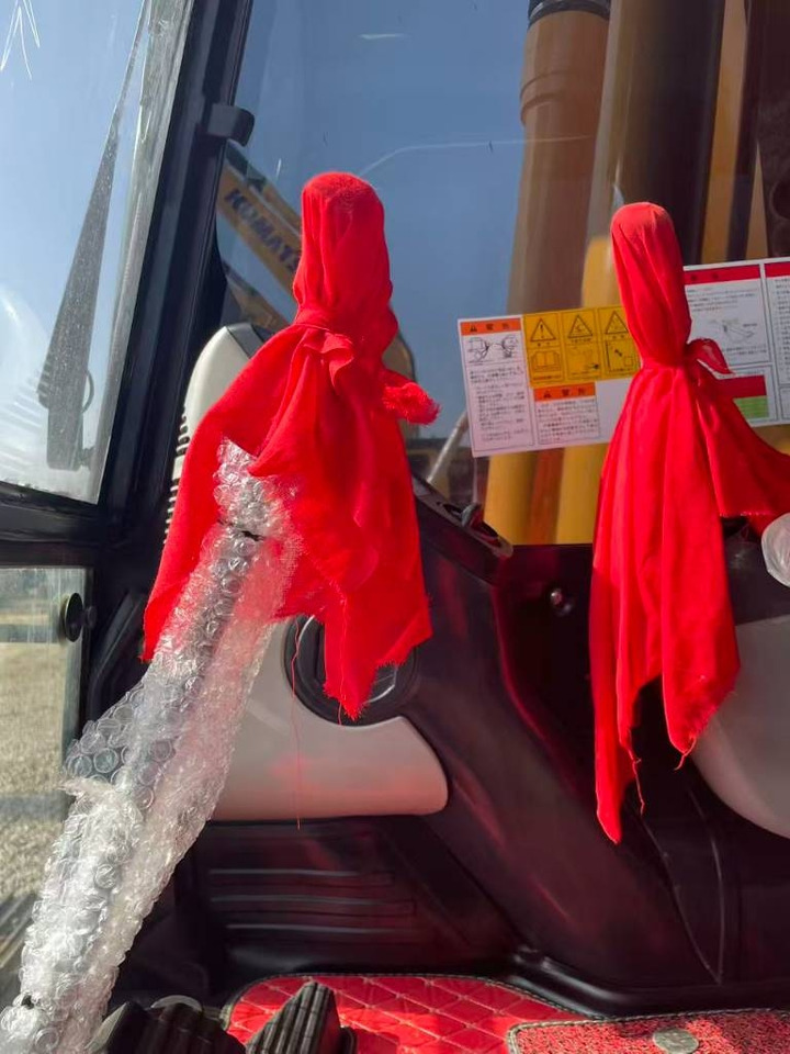 Komatsu PC 240 - Crawler excavator: picture 4 Komatsu PC 240 - Crawler excavator: picture 4