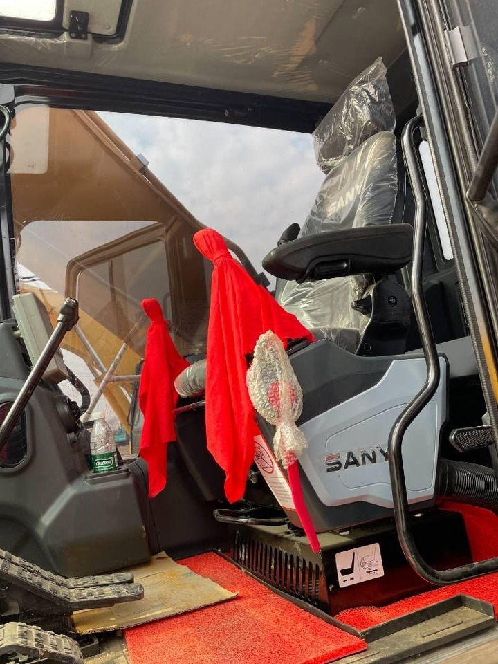 Sany SY 215 C - Crawler excavator: picture 3 Sany SY 215 C - Crawler excavator: picture 3