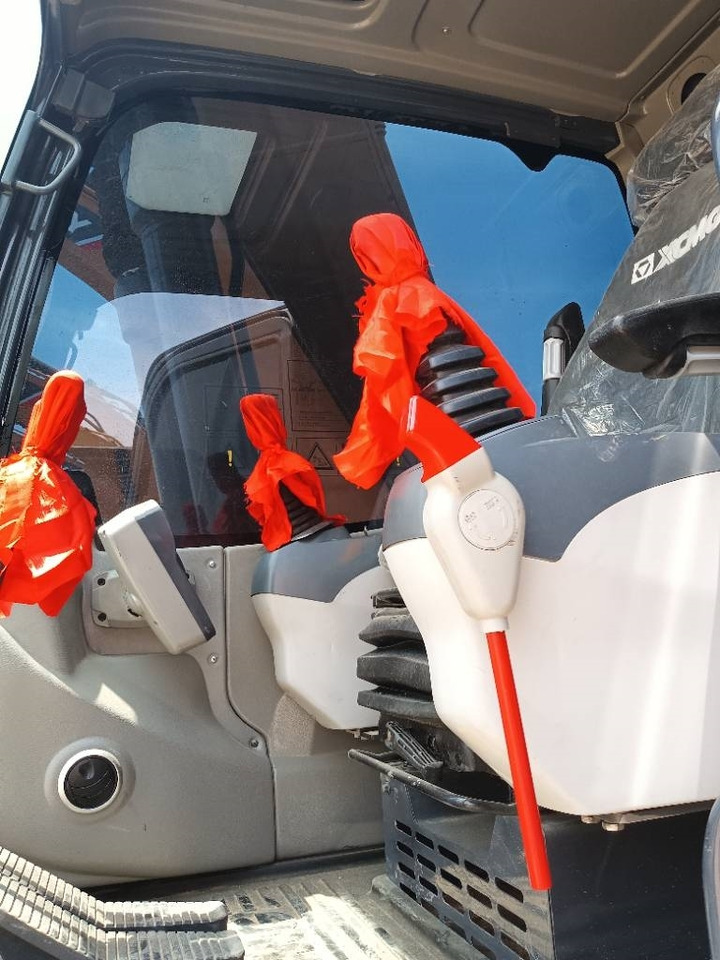 Crawler excavator XCMG XE 215 DA: picture 7