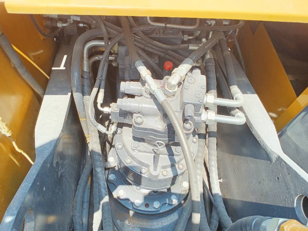 Crawler excavator XCMG XE 215 DA: picture 6