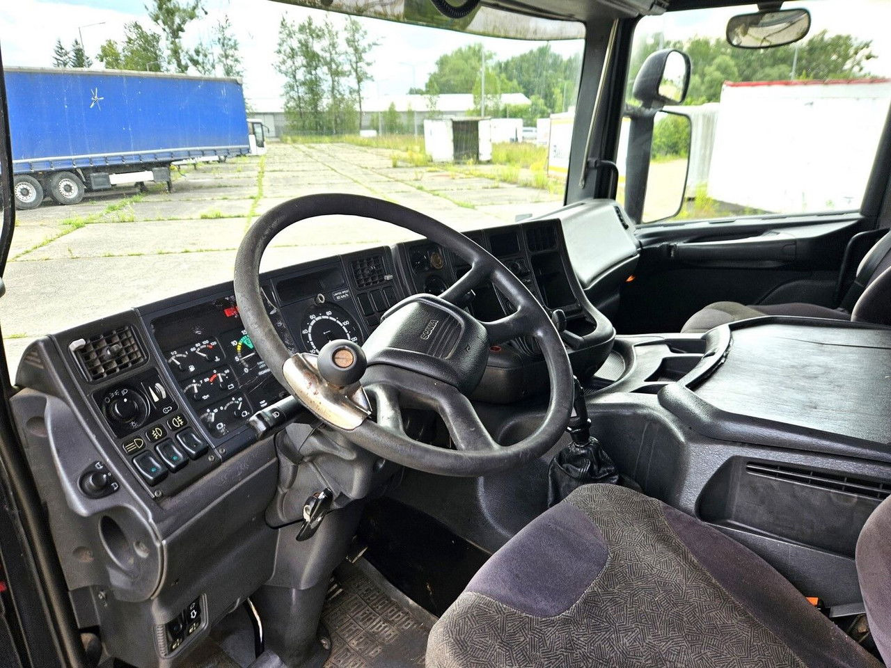 Tractor unit Scania 124 360 - manual pump nad injectors: picture 15