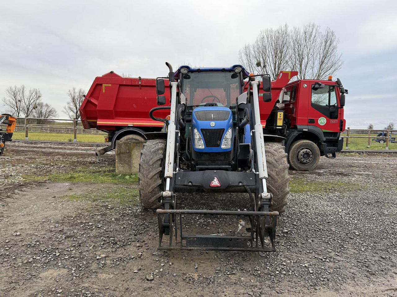New Holand TD, 5.95, + Trac Lift TL 240 SL - Farm tractor: picture 4 New Holand TD, 5.95, + Trac Lift TL 240 SL - Farm tractor: picture 4