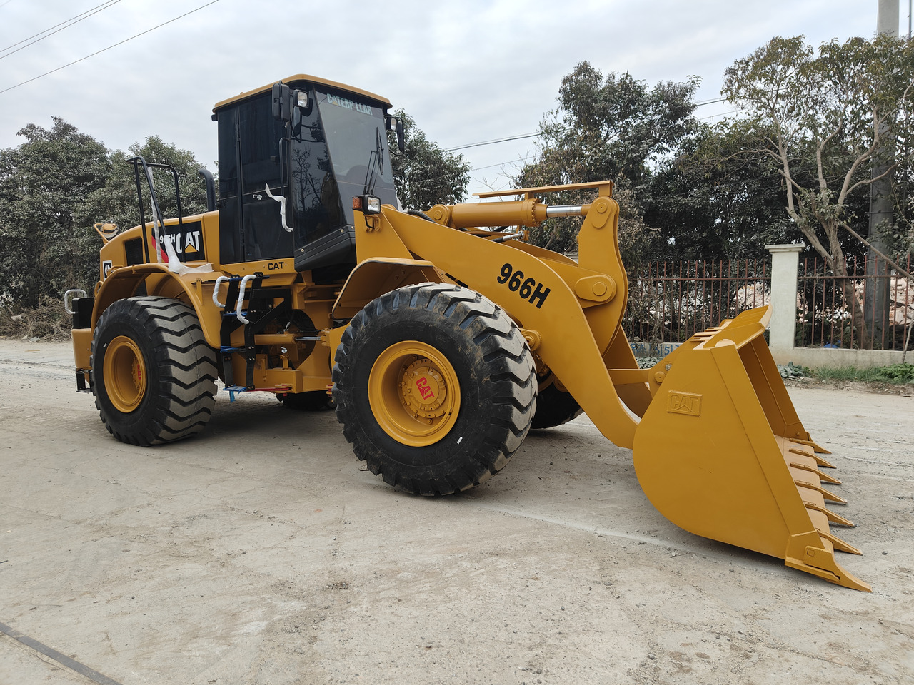 CATERPILLAR 966H loader - Wheel loader: picture 1 CATERPILLAR 966H loader - Wheel loader: picture 1