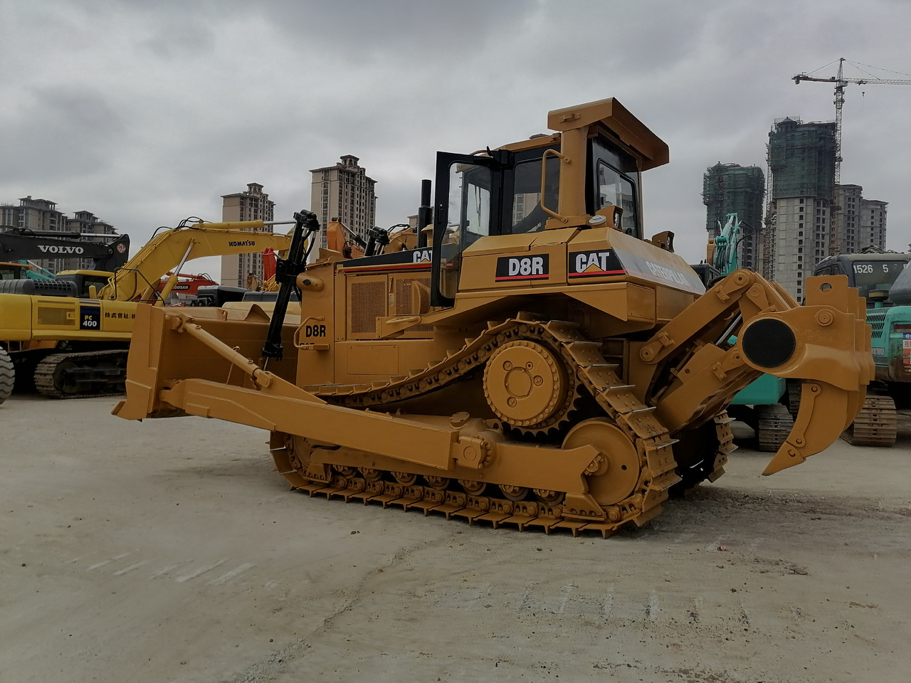 CATERPILLAR D8R - Bulldozer: picture 1 CATERPILLAR D8R - Bulldozer: picture 1
