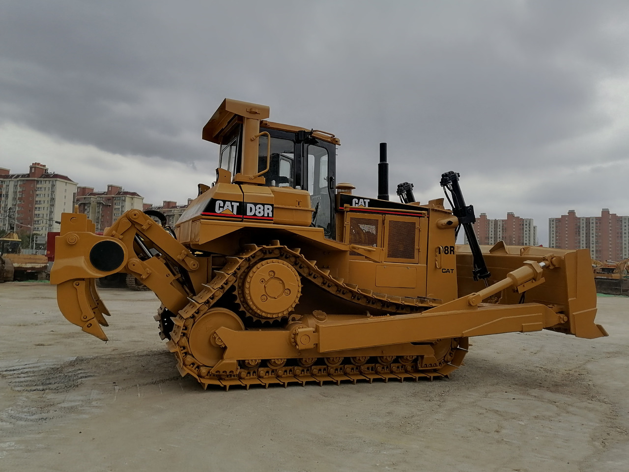 CATERPILLAR D8R - Bulldozer: picture 3 CATERPILLAR D8R - Bulldozer: picture 3