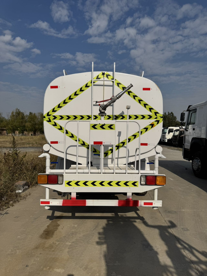 HOWO 371 Water Tanker Truck - Tanker truck: picture 5 HOWO 371 Water Tanker Truck - Tanker truck: picture 5