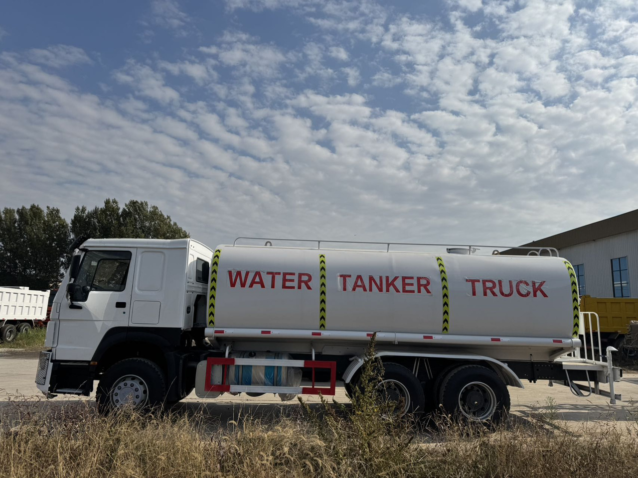 HOWO 371 Water Tanker Truck - Tanker truck: picture 4 HOWO 371 Water Tanker Truck - Tanker truck: picture 4