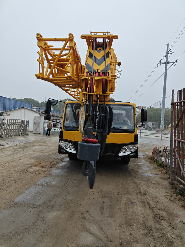 XCMG QY70K 70 used truck crane - Mobile crane: picture 4 XCMG QY70K 70 used truck crane - Mobile crane: picture 4