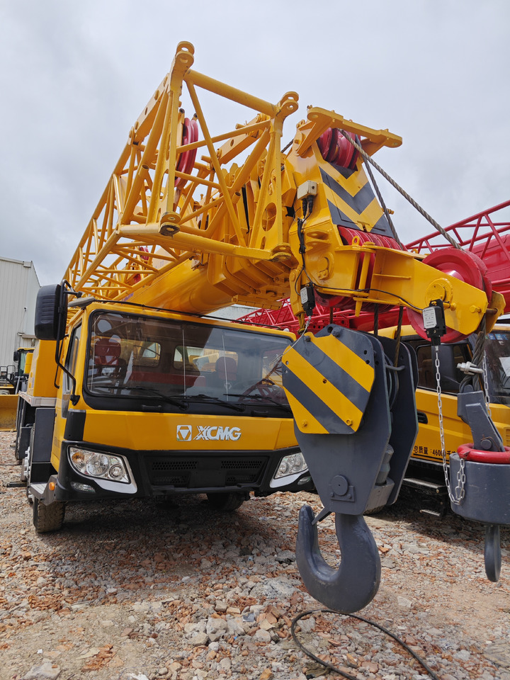XCMG QY70K QY70K-II Used Crane 70t 70ton - Mobile crane: picture 2 XCMG QY70K QY70K-II Used Crane 70t 70ton - Mobile crane: picture 2