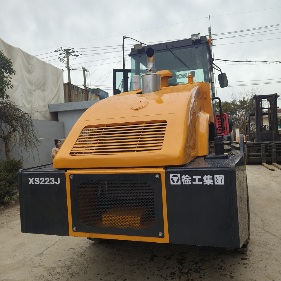 XCMG XS223J road roller - Compactor: picture 3 XCMG XS223J road roller - Compactor: picture 3