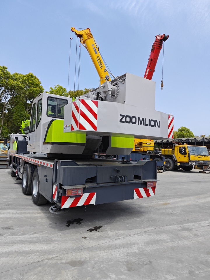 ZOOMLION ZTC251V - Mobile crane: picture 4 ZOOMLION ZTC251V - Mobile crane: picture 4