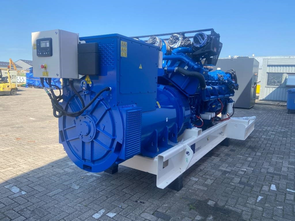 FG Wilson P2500-3 - 2500 kVA Genset - DPX-16035-O - Generator set: picture 2 FG Wilson P2500-3 - 2500 kVA Genset - DPX-16035-O - Generator set: picture 2