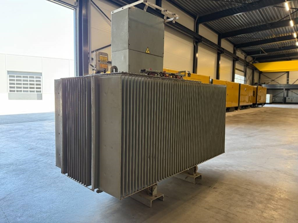 Merlin Gerin France Transfo DYN11 OIL 1600 kVA 380V/16kV - Construction equipment: picture 4 Merlin Gerin France Transfo DYN11 OIL 1600 kVA 380V/16kV - Construction equipment: picture 4
