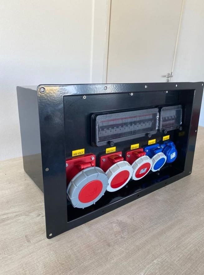 Socket Box 75-160 kVA - 63A - 32A - 2x 16A - IP8X - Construction equipment: picture 2 Socket Box 75-160 kVA - 63A - 32A - 2x 16A - IP8X - Construction equipment: picture 2