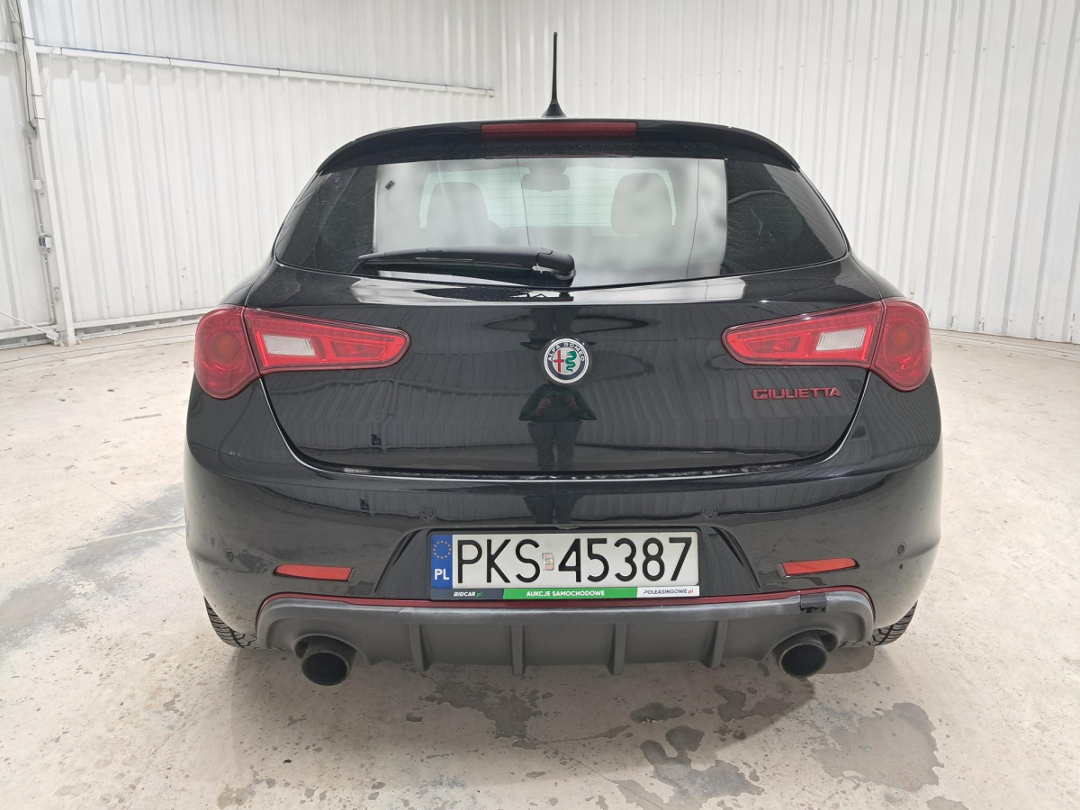 ALFA ROMEO ALFA GIULIETTA HATCHBACK - Car: picture 4 ALFA ROMEO ALFA GIULIETTA HATCHBACK - Car: picture 4