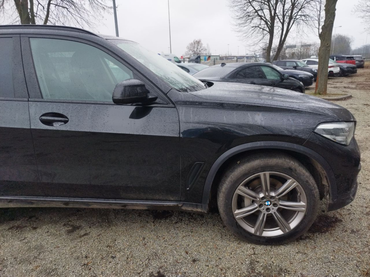 BMW X5 XDRIVE25D KOMBI - Car: picture 4 BMW X5 XDRIVE25D KOMBI - Car: picture 4