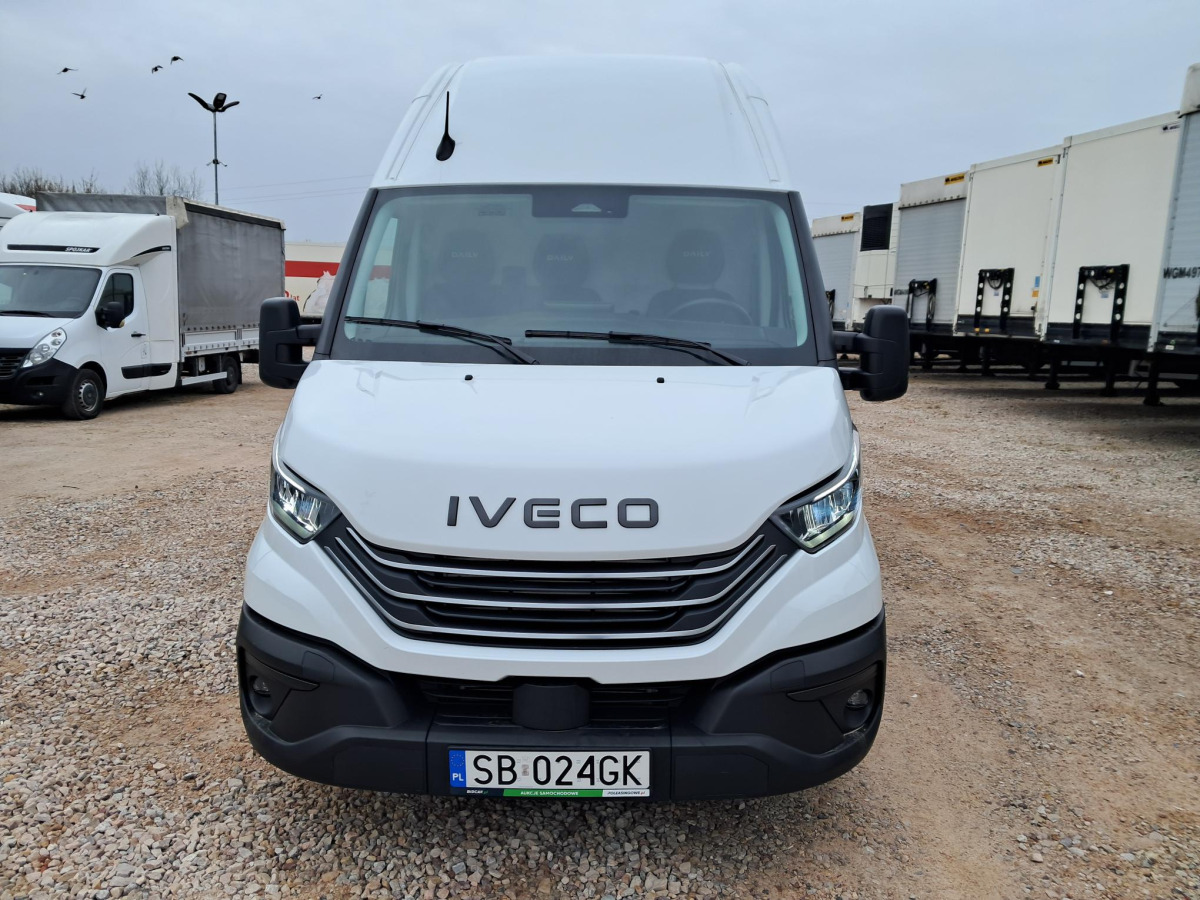 IVECO 35S18 FURGON BLASZAK - Panel van: picture 3 IVECO 35S18 FURGON BLASZAK - Panel van: picture 3