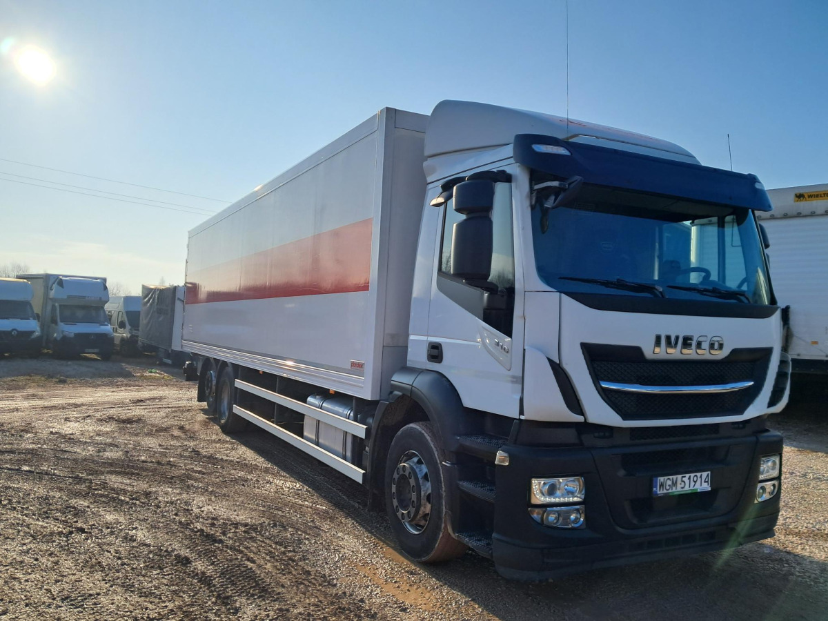 IVECO AD260SY/P KONTENER Z WINDĄ - Box truck: picture 1 IVECO AD260SY/P KONTENER Z WINDĄ - Box truck: picture 1