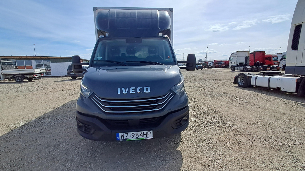 IVECO DAILY 50C18 KONTENER Z WINDĄ - Closed box van: picture 2 IVECO DAILY 50C18 KONTENER Z WINDĄ - Closed box van: picture 2