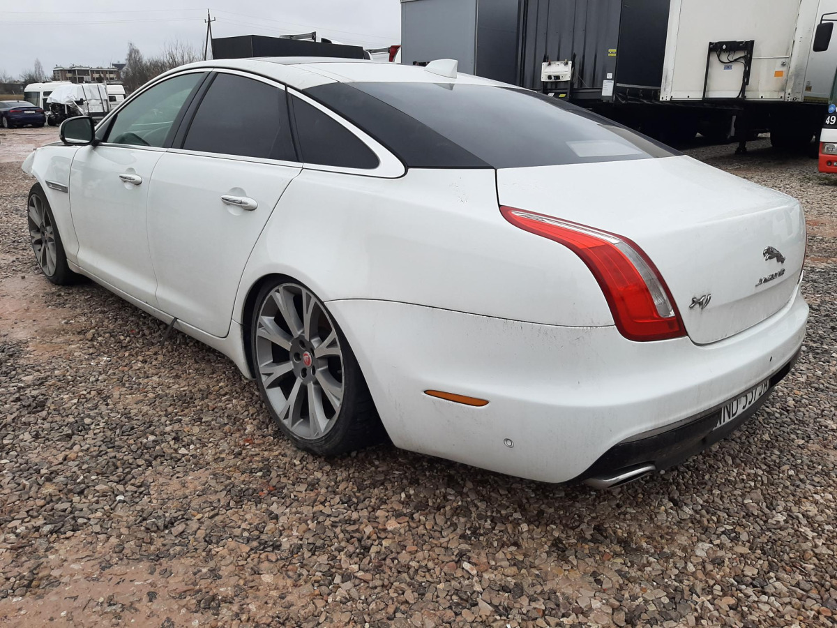 JAGUAR XJ SEDAN - Car: picture 5 JAGUAR XJ SEDAN - Car: picture 5