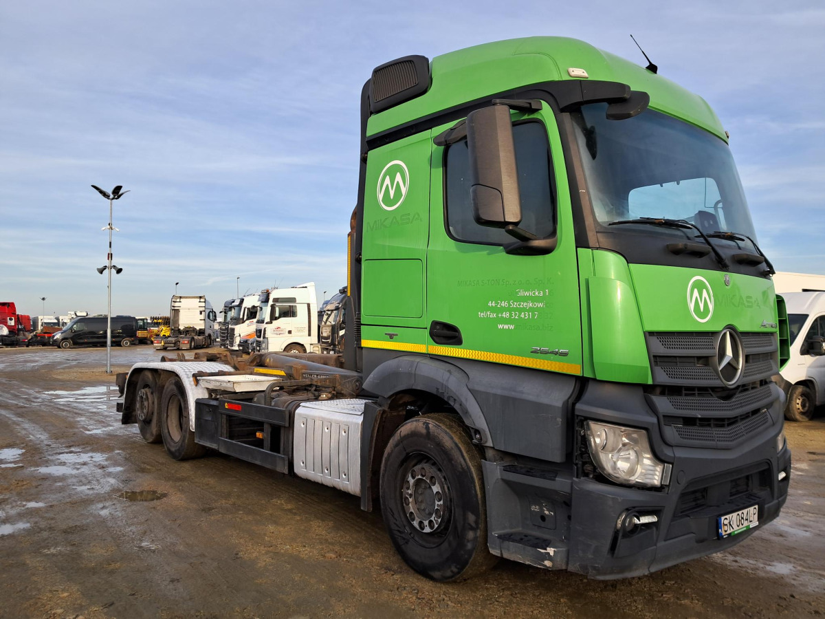 MERCEDES BENZ ACTROS HAKOWIEC - Hook lift truck: picture 1 MERCEDES BENZ ACTROS HAKOWIEC - Hook lift truck: picture 1
