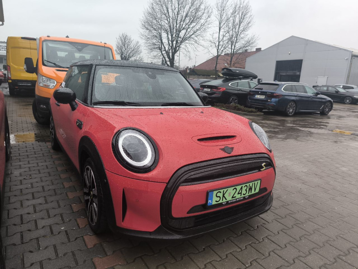 MINI Cooper SE Classic Trim HATCHBACK - Hatchback: picture 2 MINI Cooper SE Classic Trim HATCHBACK - Hatchback: picture 2