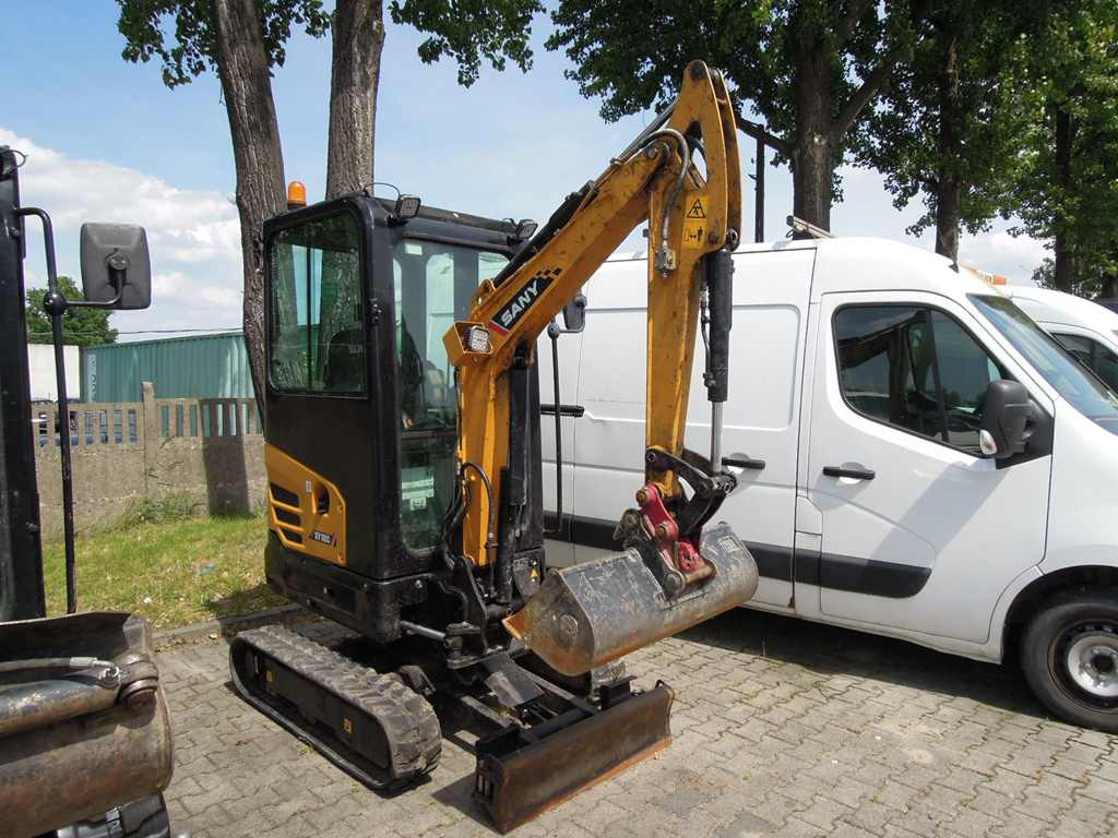 Minikoparka gąsienicowa SANY HEAVY MACHINERY LIMITED SY18C + GŁOWACZ G3 3.5T PRZYCZEPA TOWAROWA - Mini excavator: picture 1 Minikoparka gąsienicowa SANY HEAVY MACHINERY LIMITED SY18C + GŁOWACZ G3 3.5T PRZYCZEPA TOWAROWA - Mini excavator: picture 1