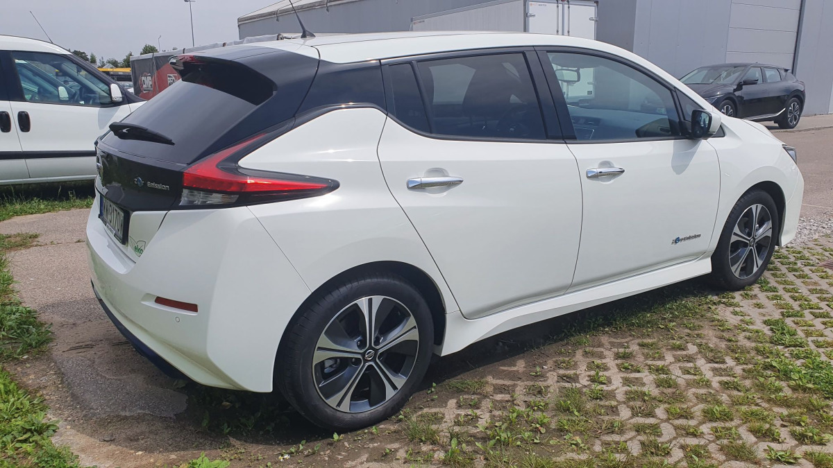 NISSAN LEAF HATCHBACK - Hatchback: picture 4 NISSAN LEAF HATCHBACK - Hatchback: picture 4
