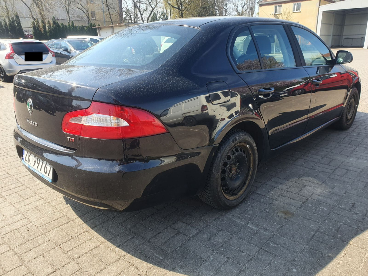 SKODA SUPERB SEDAN - Sedan: picture 4 SKODA SUPERB SEDAN - Sedan: picture 4