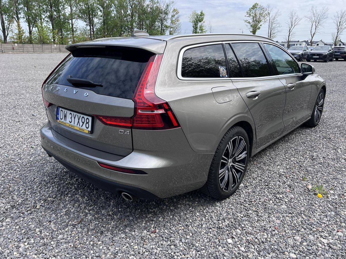 VOLVO V60 D4 2.0 MOMENTUM SUV - SUV: picture 4 VOLVO V60 D4 2.0 MOMENTUM SUV - SUV: picture 4