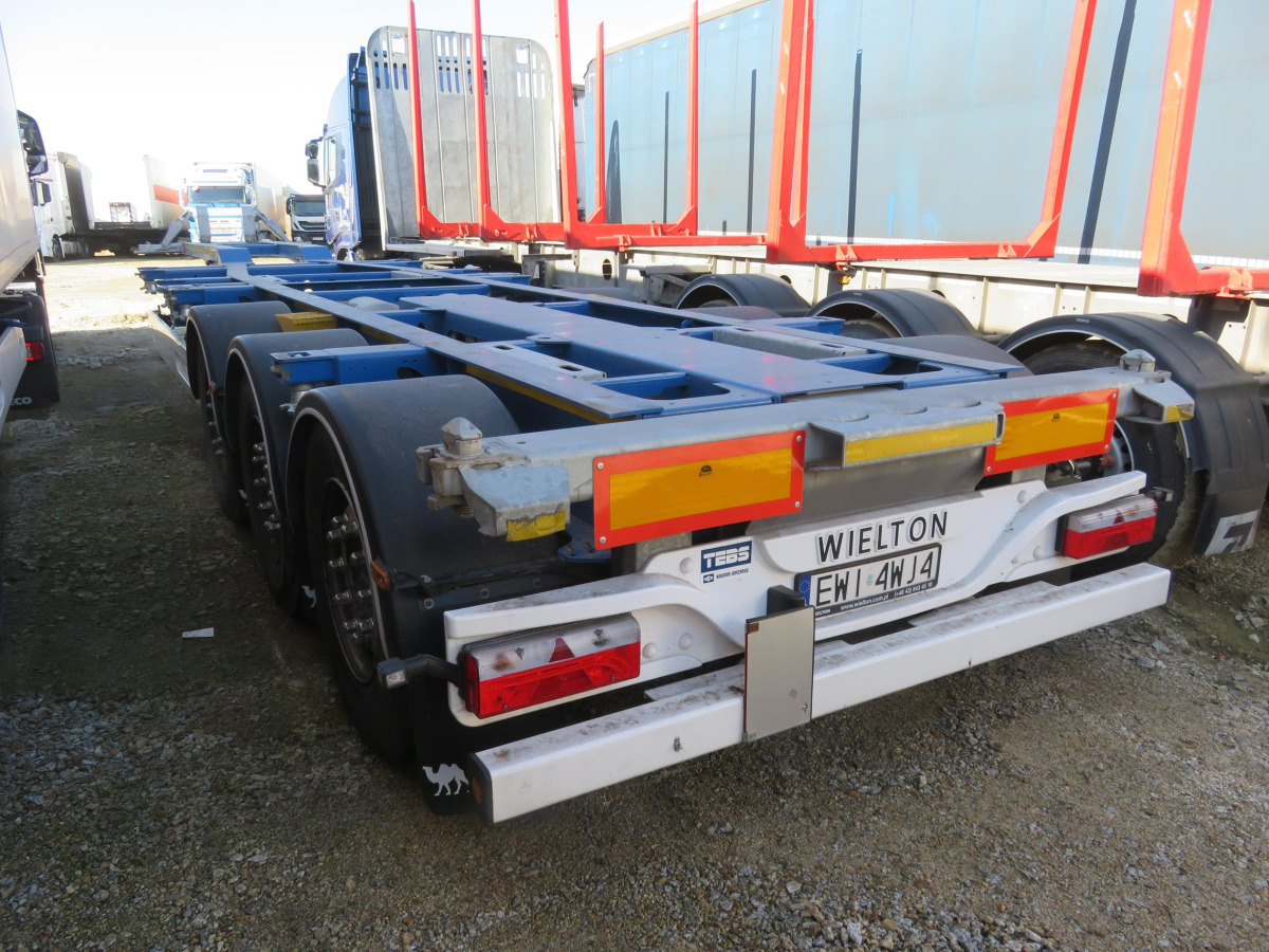 WIELTON NS3P KONTENEROWA - Closed box trailer: picture 3 WIELTON NS3P KONTENEROWA - Closed box trailer: picture 3