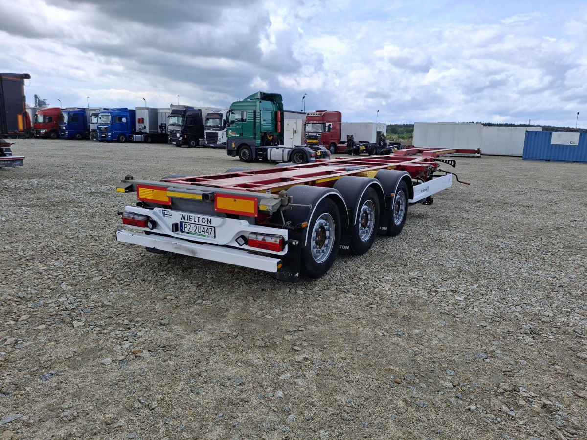 WIELTON NS3P KONTENEROWA - Closed box trailer: picture 3 WIELTON NS3P KONTENEROWA - Closed box trailer: picture 3