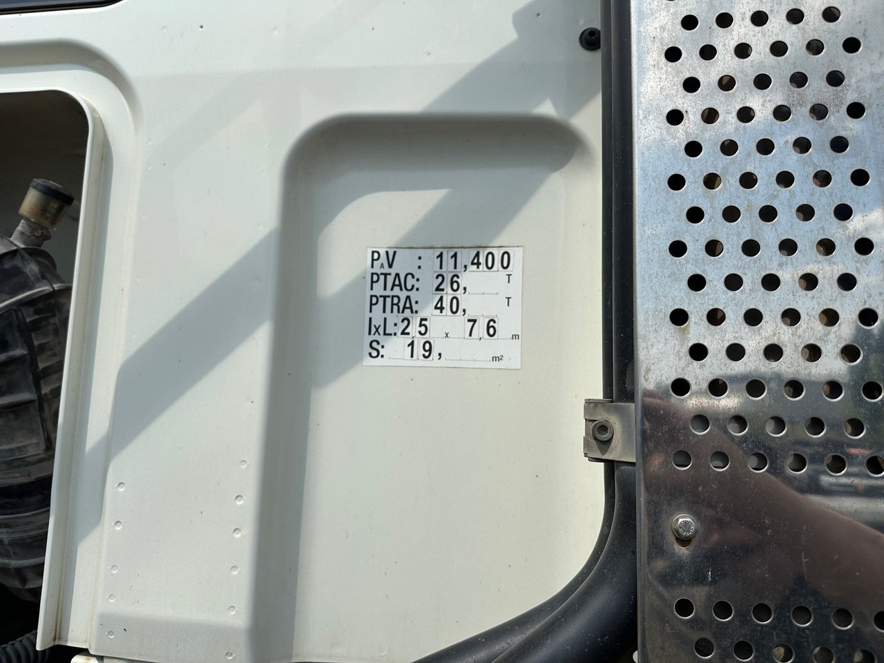 Hook lift truck DAF CF 85.360: picture 12
